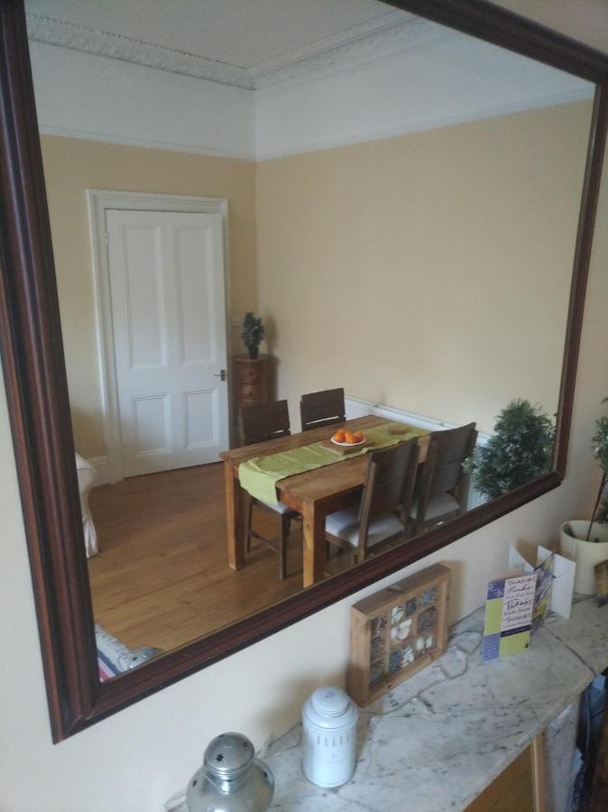 Luxury Holland Park, Sleeps 2, Free S'Fast Wifi Apartment London Ngoại thất bức ảnh