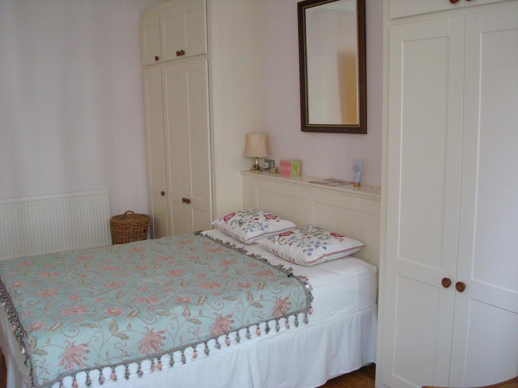 Luxury Holland Park, Sleeps 2, Free S'Fast Wifi Apartment London Ngoại thất bức ảnh
