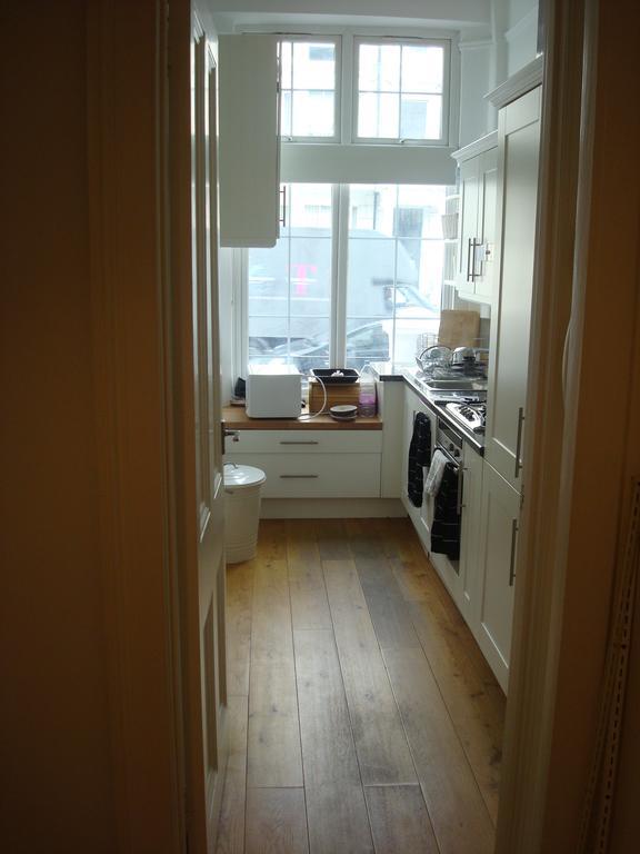 Luxury Holland Park, Sleeps 2, Free S'Fast Wifi Apartment London Ngoại thất bức ảnh