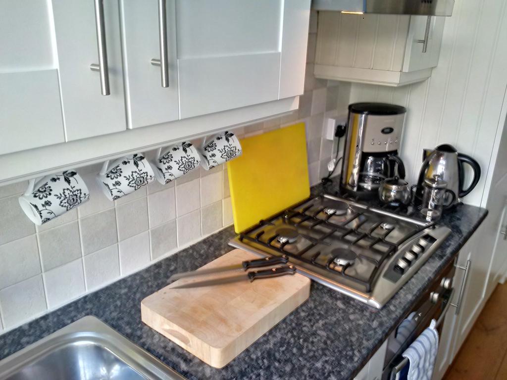 Luxury Holland Park, Sleeps 2, Free S'Fast Wifi Apartment London Ngoại thất bức ảnh