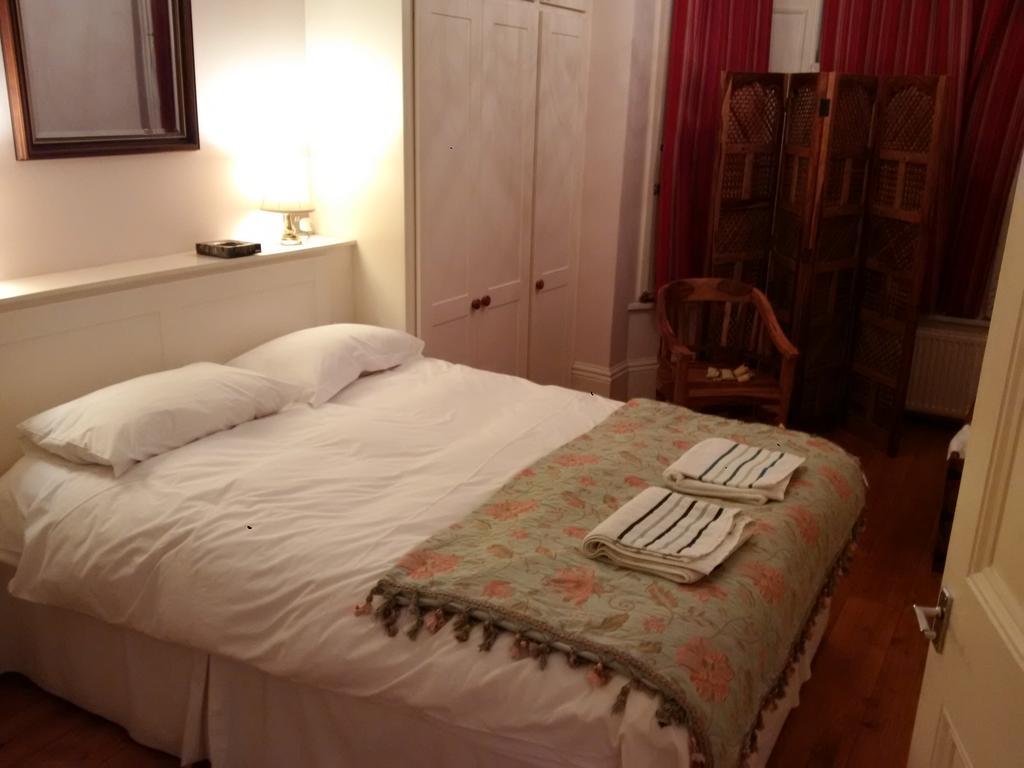 Luxury Holland Park, Sleeps 2, Free S'Fast Wifi Apartment London Ngoại thất bức ảnh